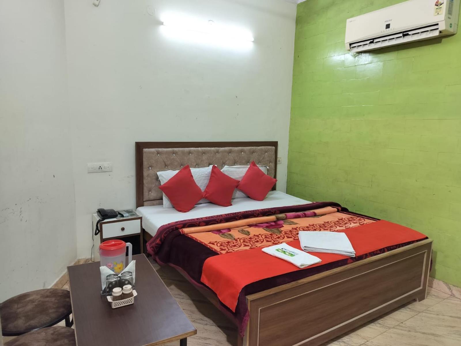 Hotel Holiday Inn Paradise Chandīgarh Exterior foto