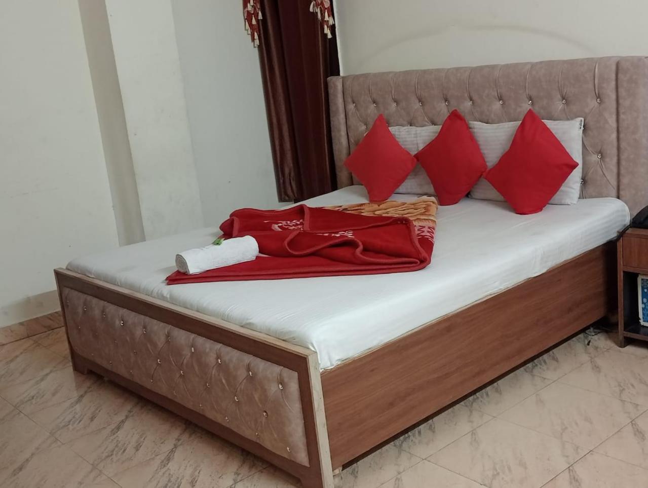 Hotel Holiday Inn Paradise Chandīgarh Exterior foto